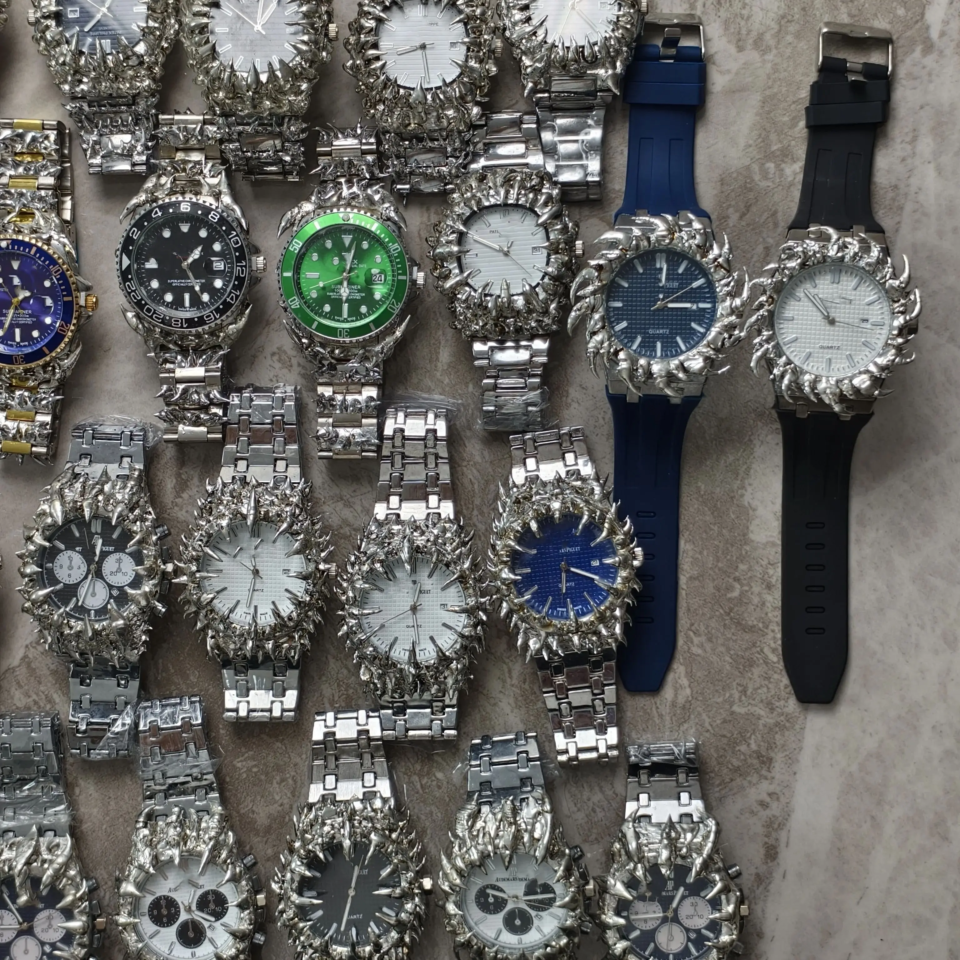 Kiosk Pioneer Trend Ghost Claw Watch Alabaster Style European and American Watch Special-Shaped High-End Niche Design