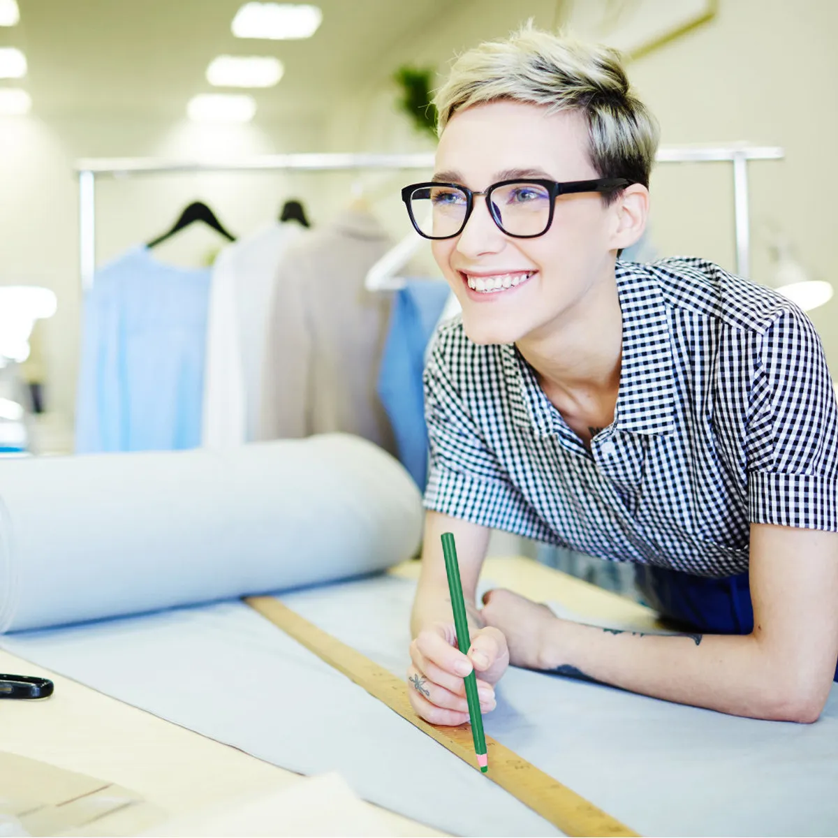 

Box Peel-Off Wax Pencil Peel-Off Marker for Sewing Clothing Work Multi-Purpose Grease Pencil Bright Colors Rich on