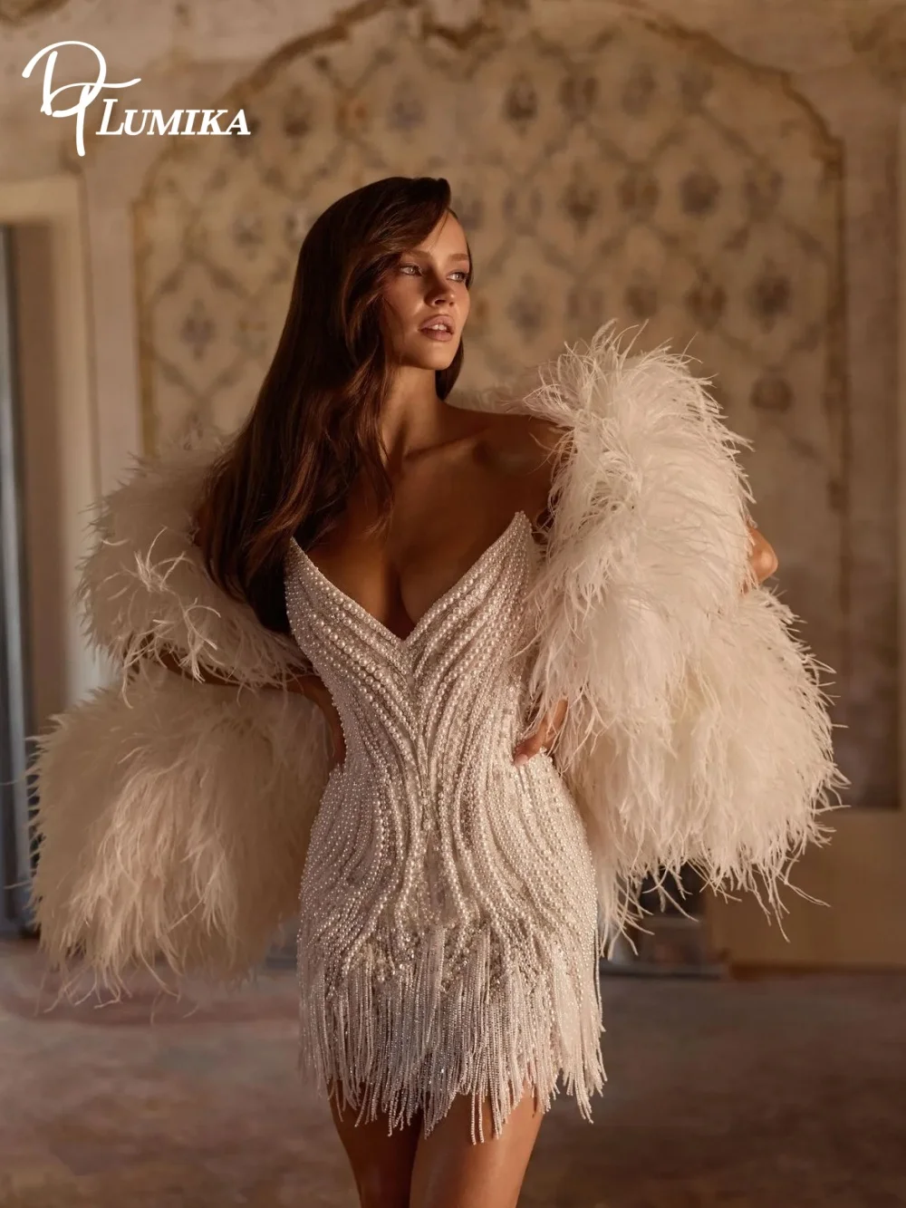 Luxury Deep V Beaded Fringe Short Wedding Dress Detachable Feather Shawl Bodycon Mini Bridal Gown Dress Customized Bridal Gown