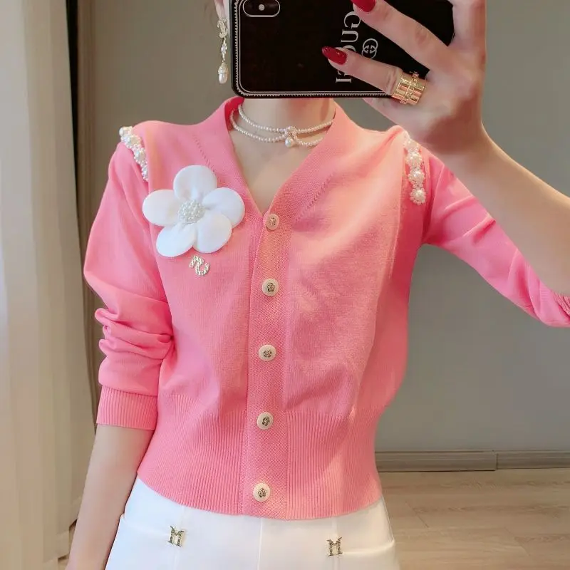 Autumn Women\'s Fashion Solid Color Small Flower Button Pearl V-Neck Long Sleeve Short Top Loose and Comfortable Versatile Knit