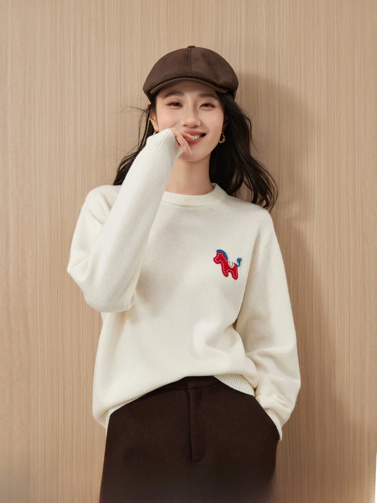 

Новогодний вязаный круглый повседневный свитер из овечьей шерсти, женский лоскутный свитер с вышивкой, свободный крой из мягкой овечьей шерсти