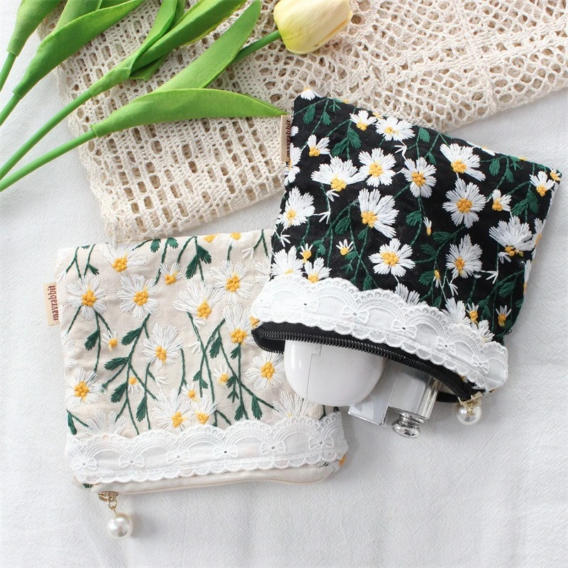

Women's Makeup Bag Cute Embroidered Daisy Lace Cosmetic storage Pouch zipper Organizer for Lipstick Coin Sanitary Napkin Bag,