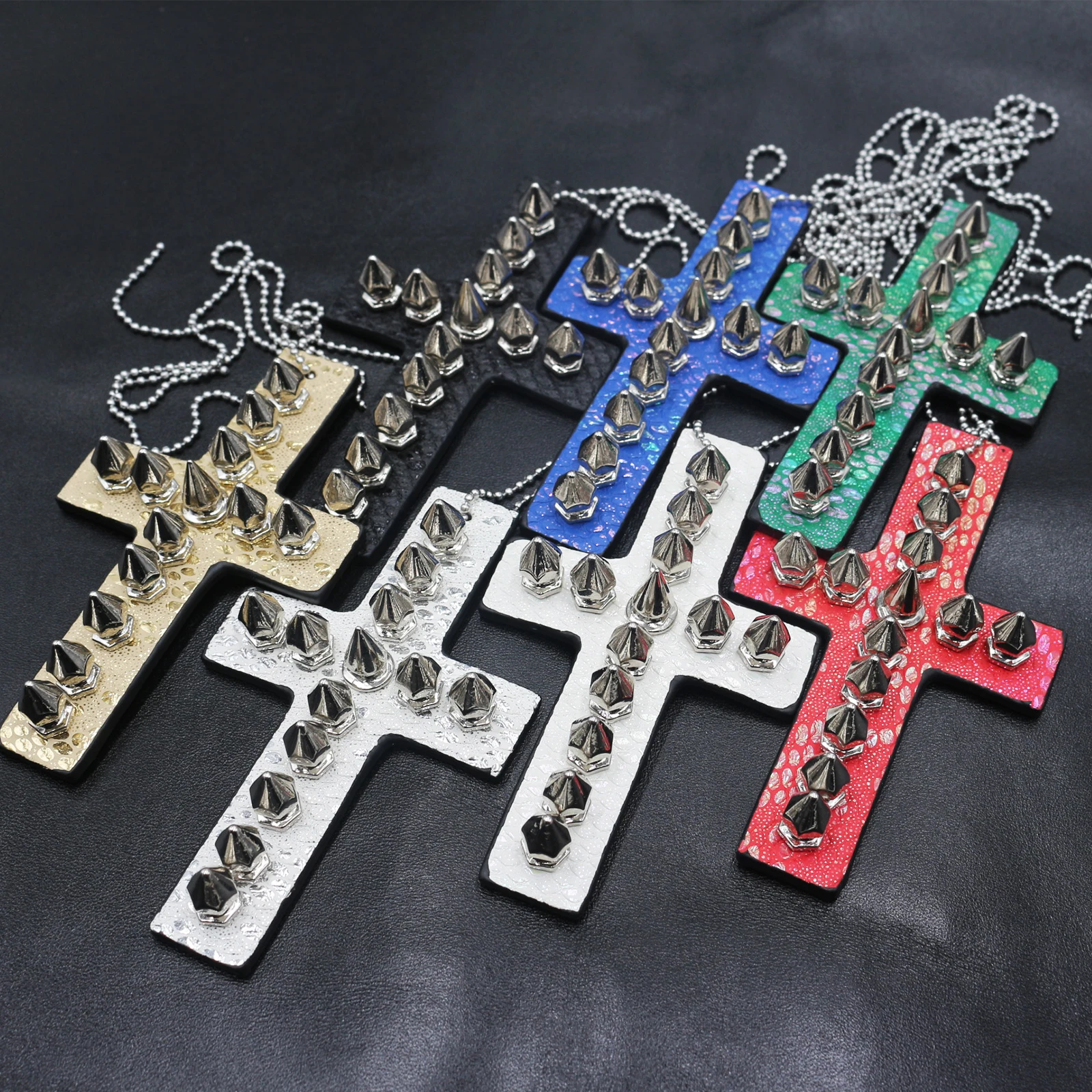 대형 가죽 리벳 라인석 크로스 초커, 히피 목걸이, 고스 펑크 여성 패션 성명, 십자가 참 주얼리 선물