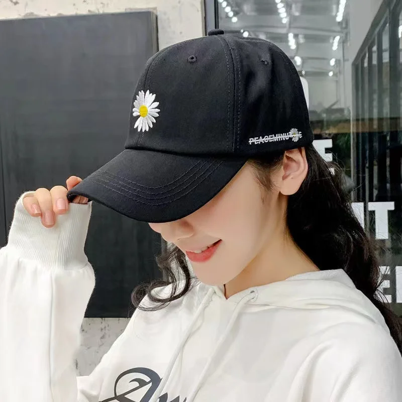 

2024 Baseball Hat Female Summer Sunshade and Sunscreen Daisy Embroidered Duck Tongue Hat Student Outdoor Sunshade Hat Trendy Hat