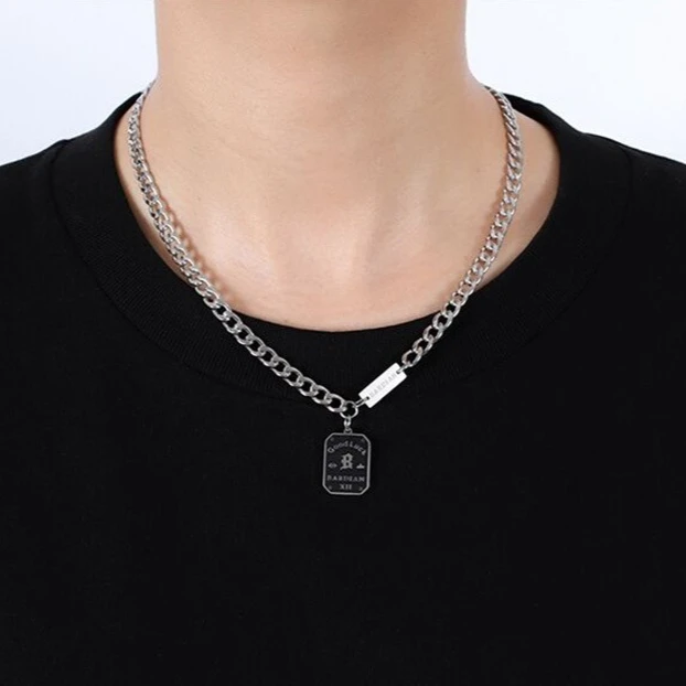 

Ожерелье из титановой стали, женское высококачественное дизайнерское чувство, ниша, легкая роскошная цепочка на ключицу, цепочка для свитера в стиле хип-хоп, мужские аксессуары