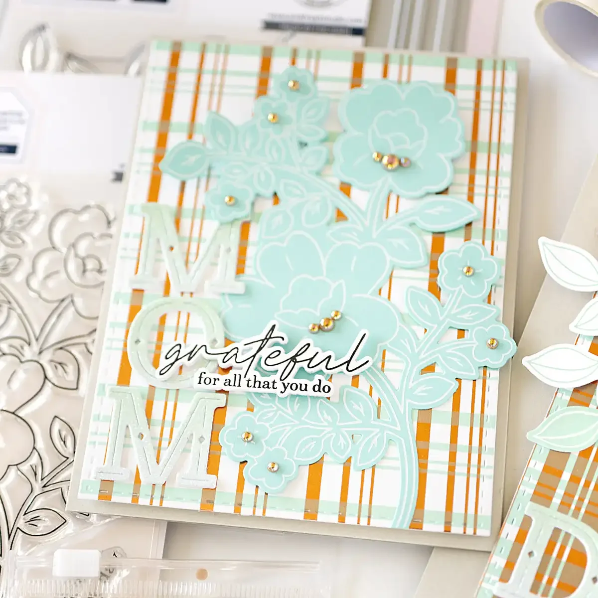 

Flowers Delightful Release Metal Cutting Dies Clear Stamps Stencil Press Plate For DIY Scrapbook Craft Decoration Mother's Day