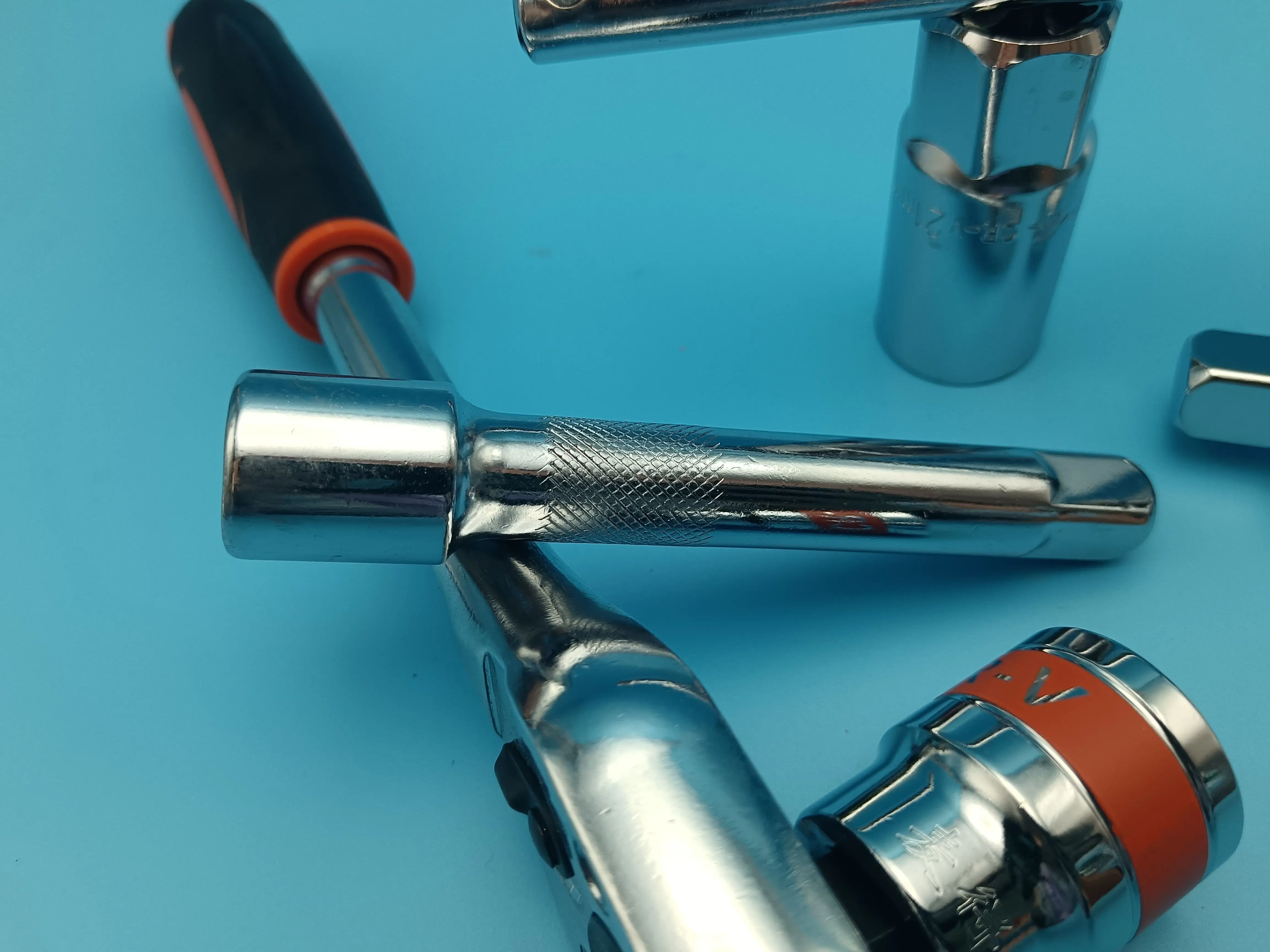 32 Pc Factory Price Heavy Duty Standard Edition Hand Tools Piece Car Repair Tools Kit Socket Wrench Set With Box Set