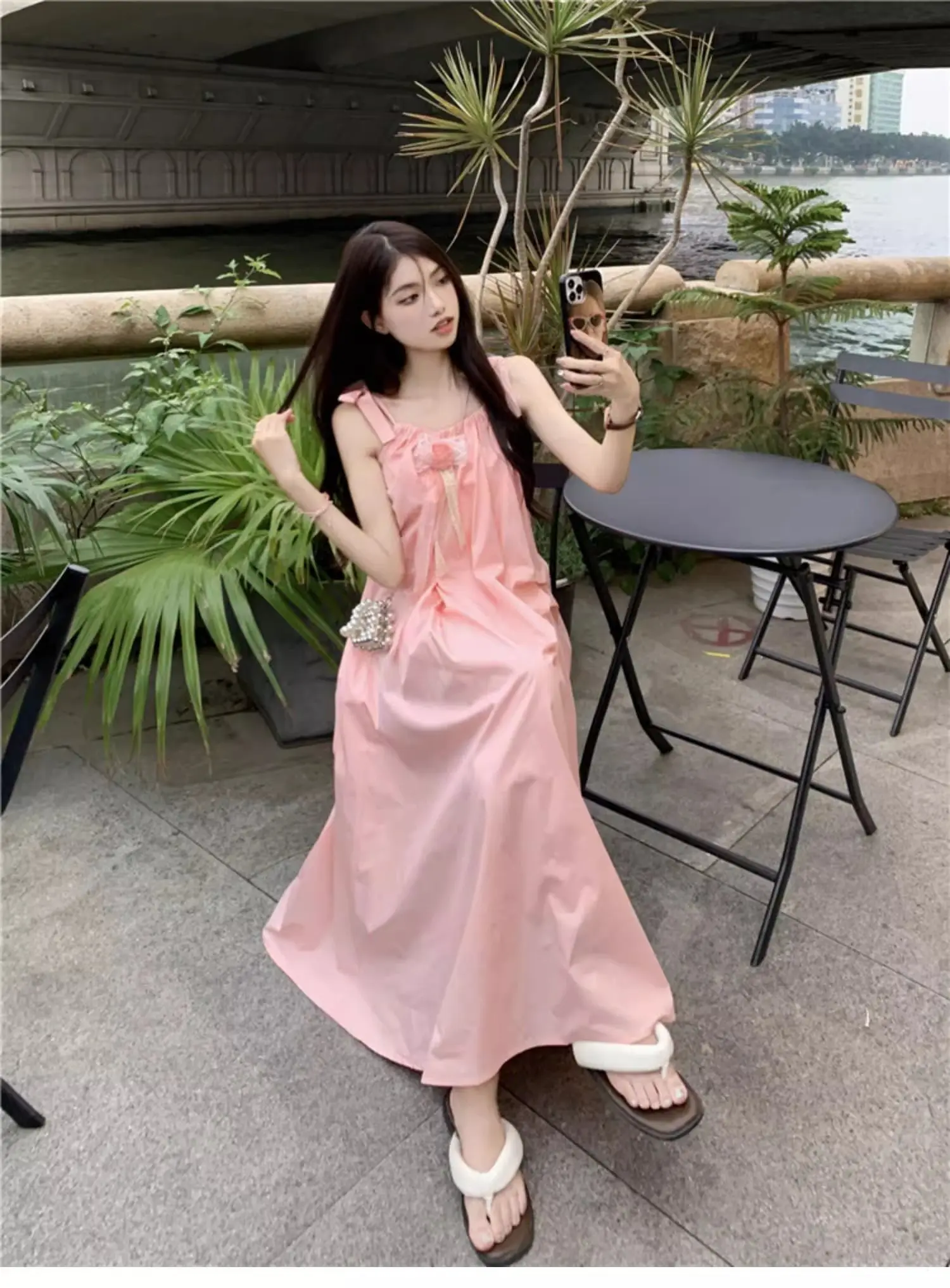 Kleider Ärmelloses Damenkleid Frau Elegant Sommer Rayon Maxi Spaghettiträger Ausgehöhlte Schlitze Gebunden Resort Urlaub Strand Einfach