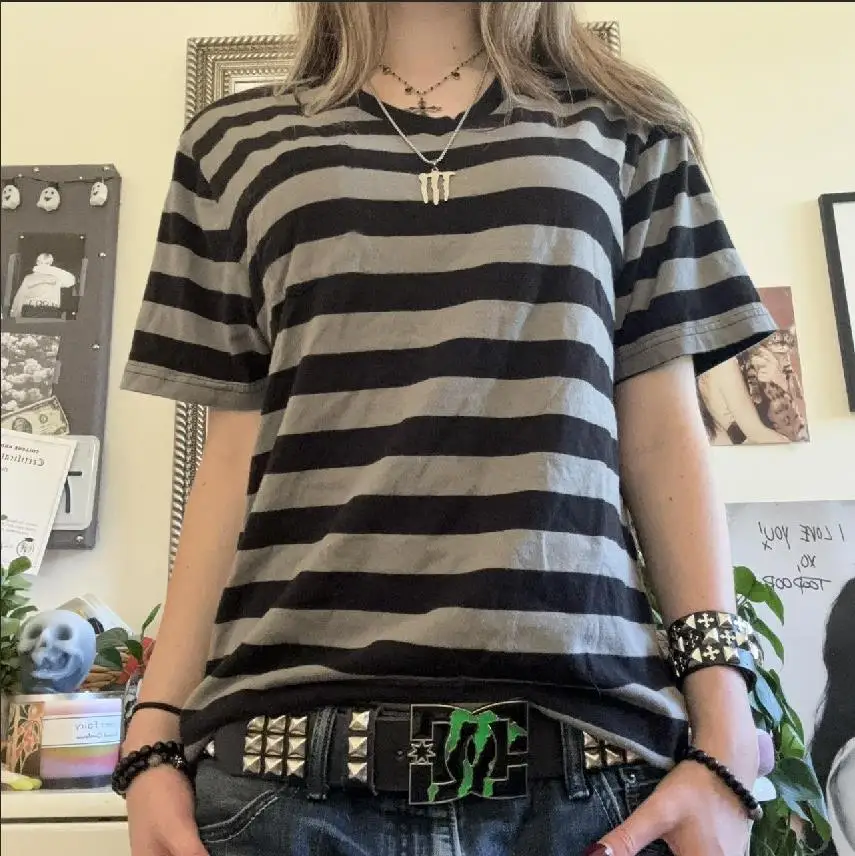 Womens Y2k Grunge Shirts Striped Baggy Crew Neck Short Sleeves Emo Tops 2000s Harajuku Vintage Teen Girls Goth Clothes