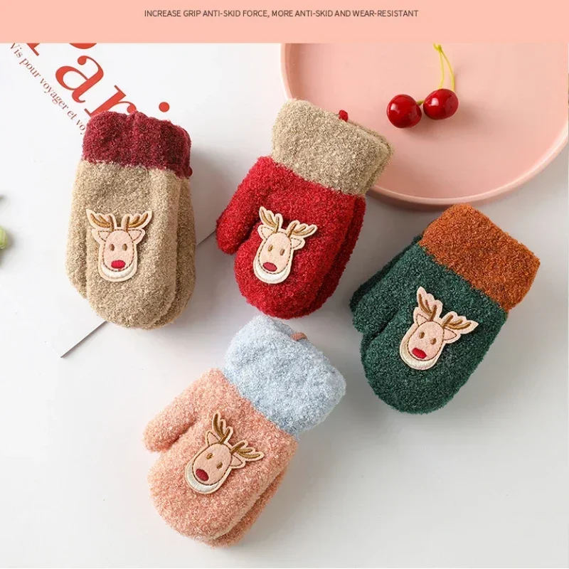 

1 Pair Warm Cartoon Elk Mittens for Kids Boy Girl Christmas Elf Deer Baby Neck Lanyard Furry Gloves Winter Thicken Plush Mittens