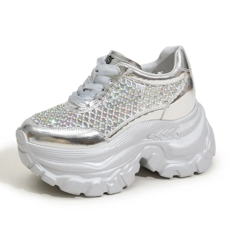 

Высококачественные летние модные ботильоны из микрофибры с воздушной сеткой 9 см, летние блестящие модные ботильоны, массивные кроссовки, вулканизированная женская обувь