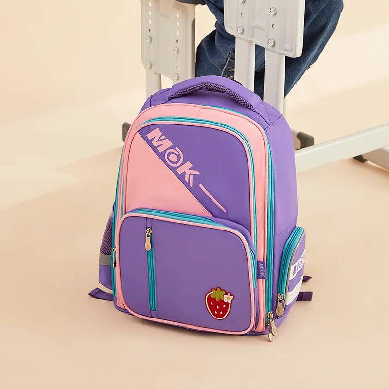 Tas Ransel Gaya Inggris untuk Anak Perempuan Sekolah Dasar, Tas Ransel Ringan Baru dengan Pelindung Tulang Belakang, Tas Ransel Anak yang Ergonomis dan Lucu