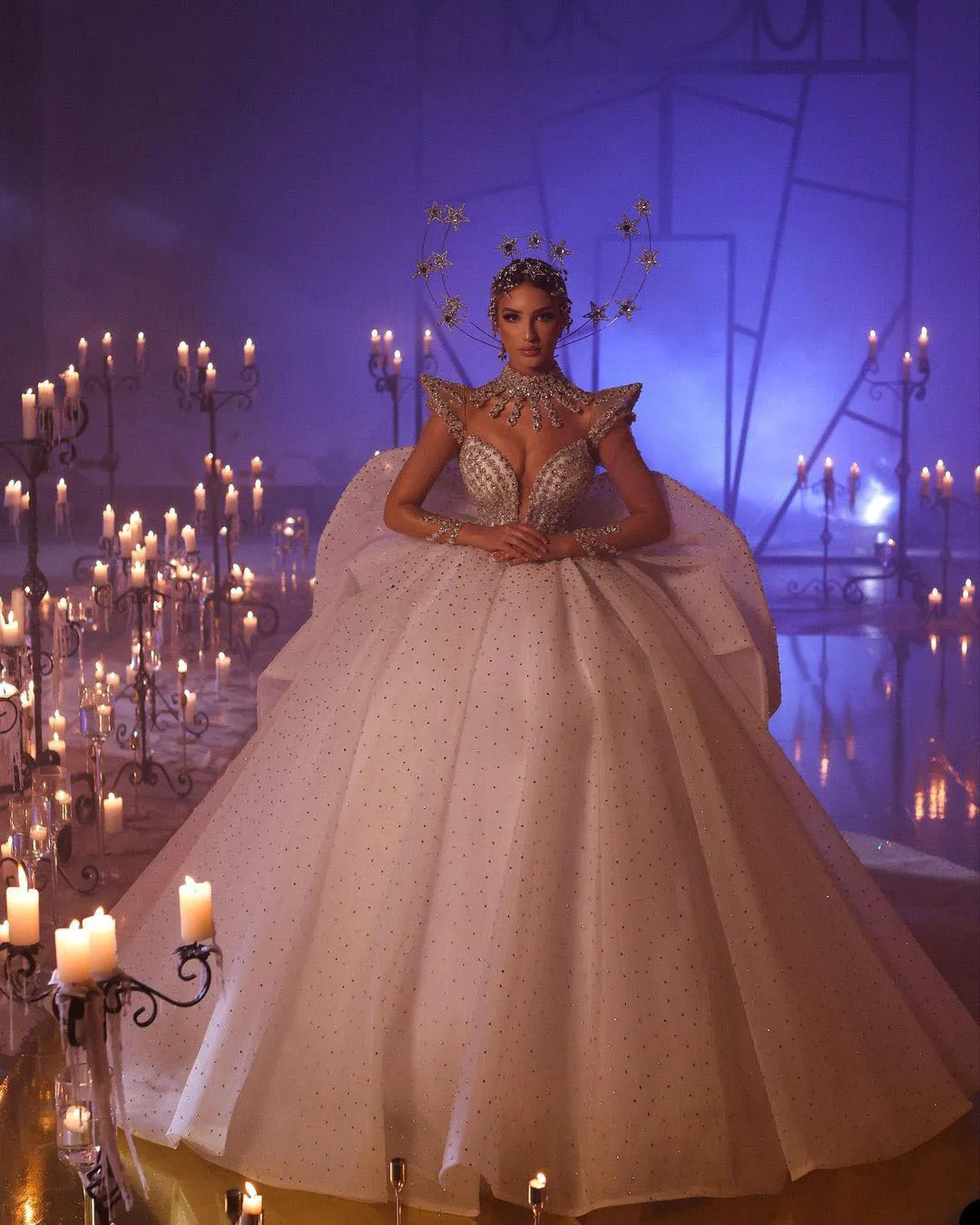 Elegante Vestido De novia corte a Línea con lazo grande cuello en V profundo apliques cuentas De cristal Vestido De novia cepillo tren bata De novia