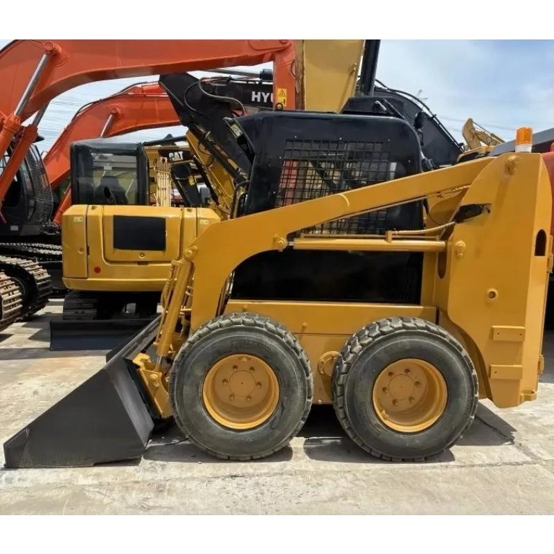 1. Small Mini Skid Steer Loader Weichai Diesel Engine Compact Equipment with Attachments for Farm Landscaping Work
