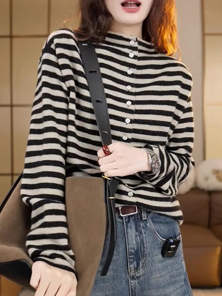 كارديجان نسائي عصري بتصميم مخطط وألوان متباينة، محبوك بأكمام طويلة وزر واحد، على الطراز الكوري للارتداء اليومي #2