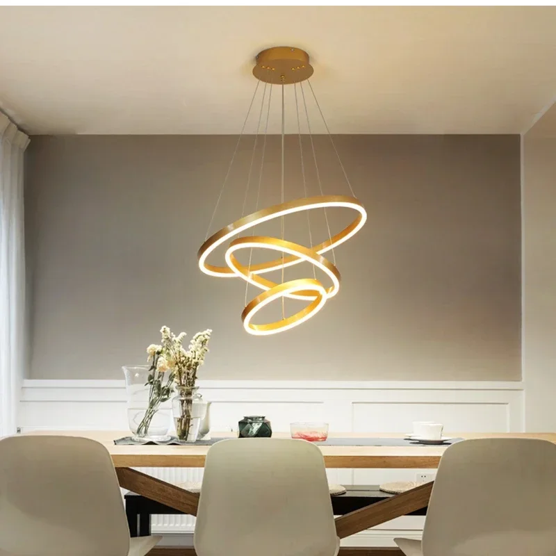 Plafonnier LED composé d\'anneaux, design moderne, éclairage d\'intérieur, luminaire décoratif de plafond, idéal pour un salon, une salle à manger ou