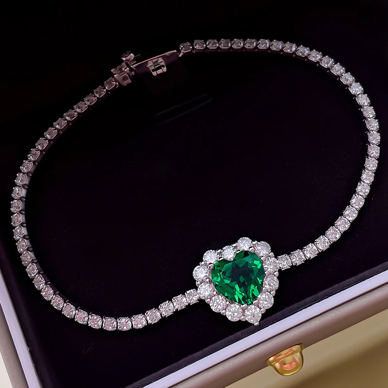 

2023 New S925 Silver Bracelet Fashion Simple Fresh Style 8*8 Emerald Heart Bracelet Jewelry Lady 5A Zircon