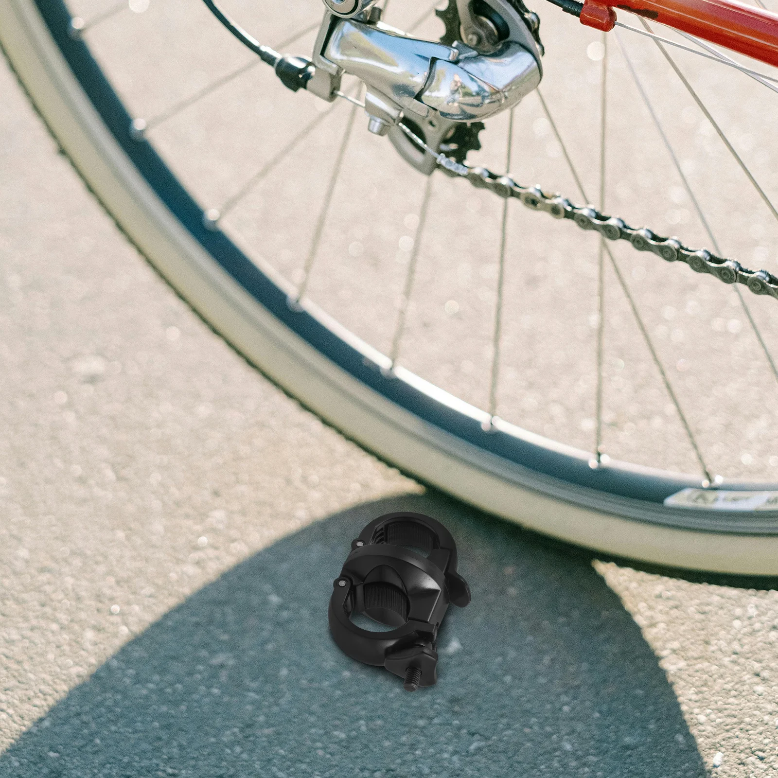 Adjustable Bikes Flashlight Mount 360 Degree Rotation Bicycle Light Holder Multi Functional Use Enhanced Visibility Durable ABS