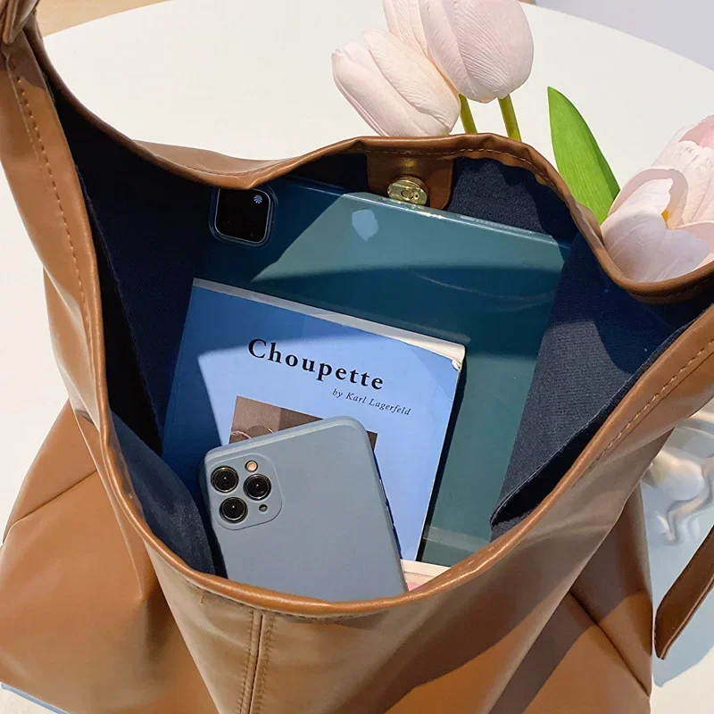 Neue Retro-Tragetasche für Damen, große Kapazität, Schultertasche, schlichtes Design, ideal für den täglichen Gebrauch, handgefertigte Lederhandtasche, Herbst/Winter, für Arbeit und Reisen. – Detail 5