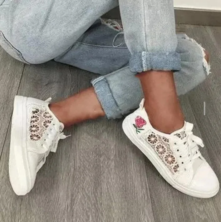 2022 NEW Summer Casual White Shoes Cutouts Lace Canvas Hollow Breathable Platform Flat Shoes Woman Sneakers Women Shoes