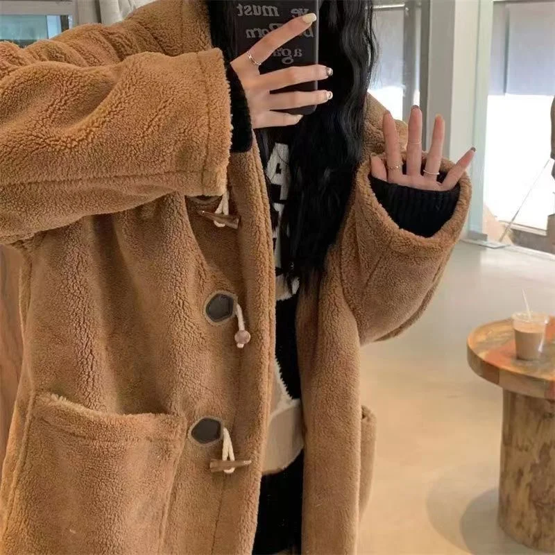 Lamb Wool Coat Women Winter Thickened 2024 New Long Style, Granular Cow Horn Buckle Fur Integrated Lamb Wool Coat, Warm Cardigan