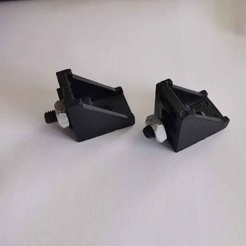 เพลาที่สามของหัวเชื่อมต่อกับบล็อกอลูมิเนียมสองอัน