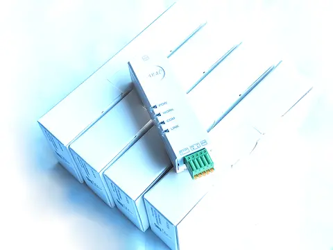 RS232 to Ethernet Modbus Gateway serial server Supports Timeout Restart DHCP DNS USR-DR132