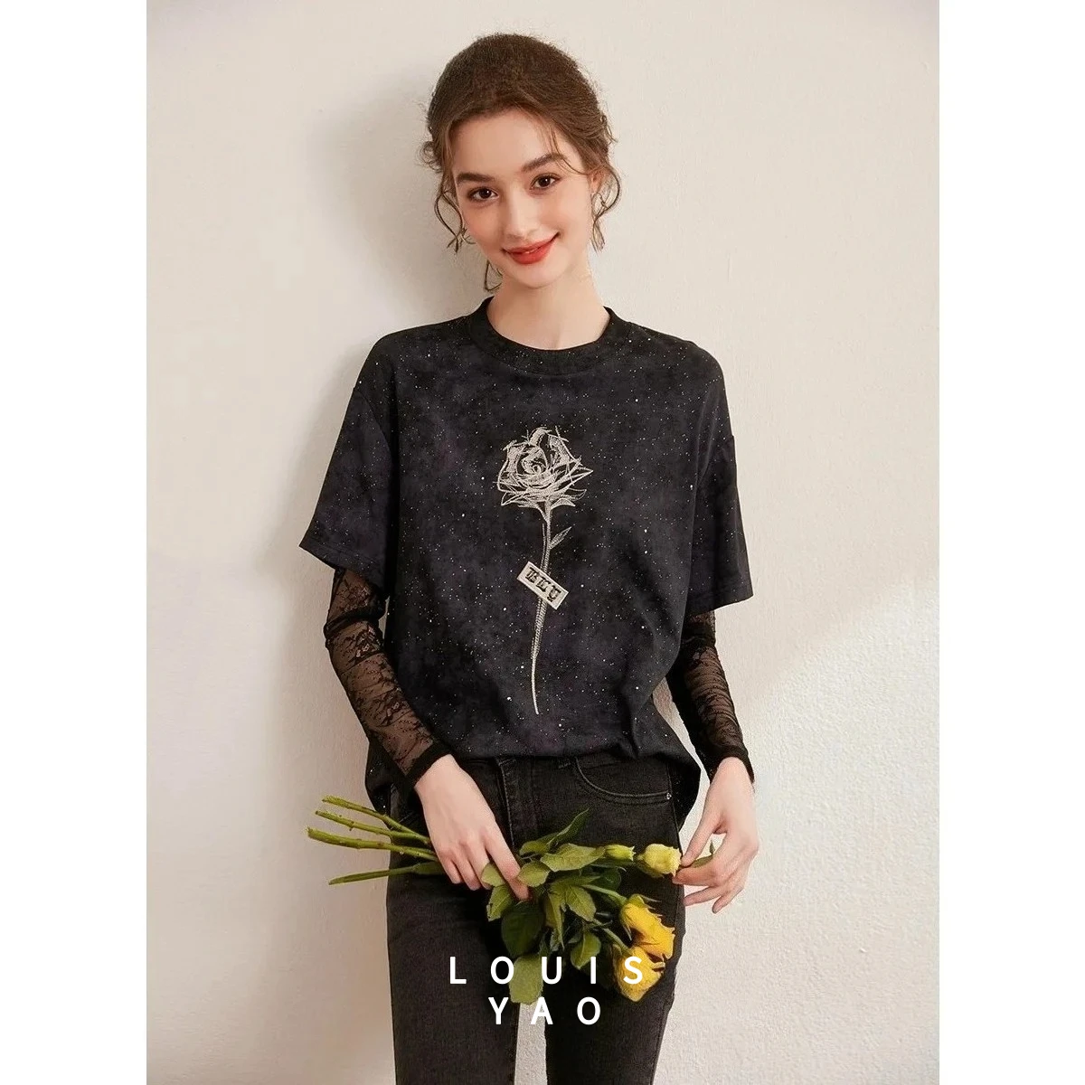 

LOUISYAO Design Sense Fake Two Piece T-shirt 2025 Autumn Tops Round Neck Loose Splicing Advanced Long Sleeve Women's Tees