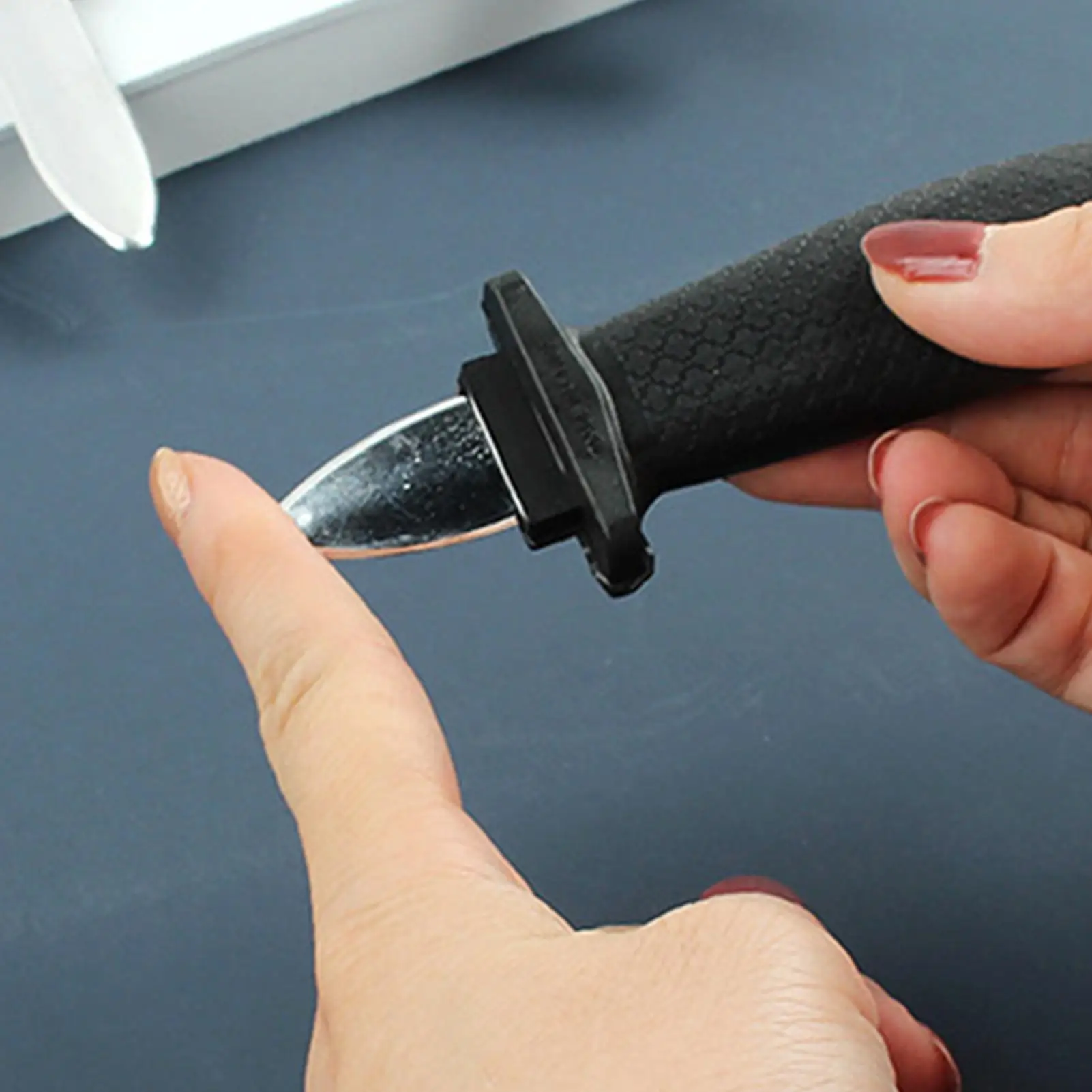 القاطع وهمية قابل للسحب وهمية القاطع زي المهر المزحة الكمامة لعبة لكذبة أبريل حفلة مرحلة عطلة الأحداث الاحتفالات فستان