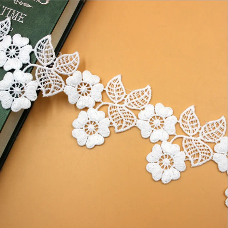 1 Yard White Embroidered Lace 3d Flower 100% Milk Fiber White And Black Sewing Apparel Trims 5.5CM