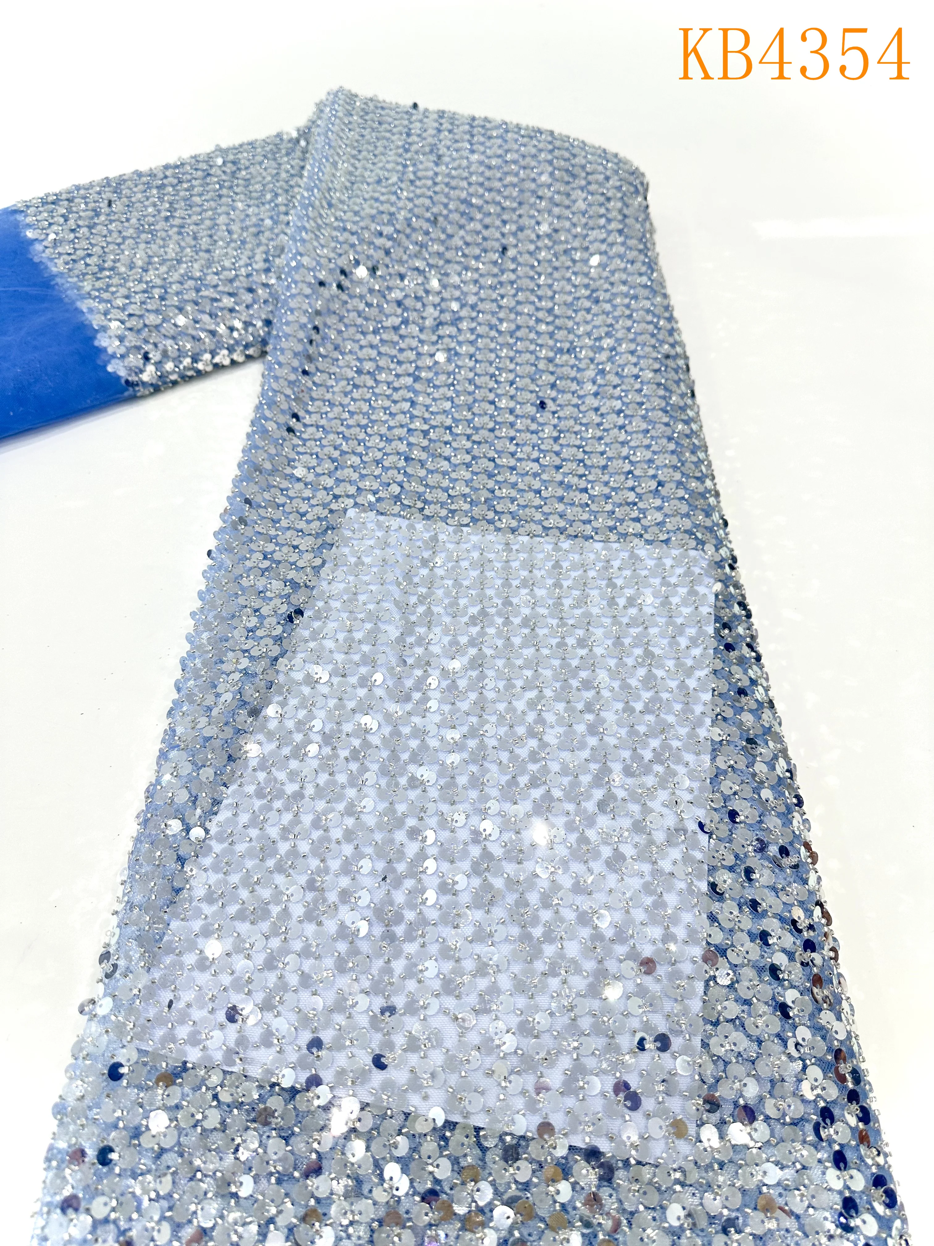 Tela de encaje con cuentas azules hecha a mano, vestidos de noche con secuencia, encaje de tela de cristal y perlas blancas de lujo 2024 para coser KB4354