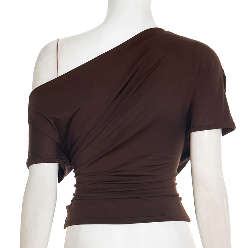 Vielseitiges, einfarbiges, plissiertes T-Shirt mit schräger Schulterpartie und kurzen Ärmeln im Großhandel. – Detail 9