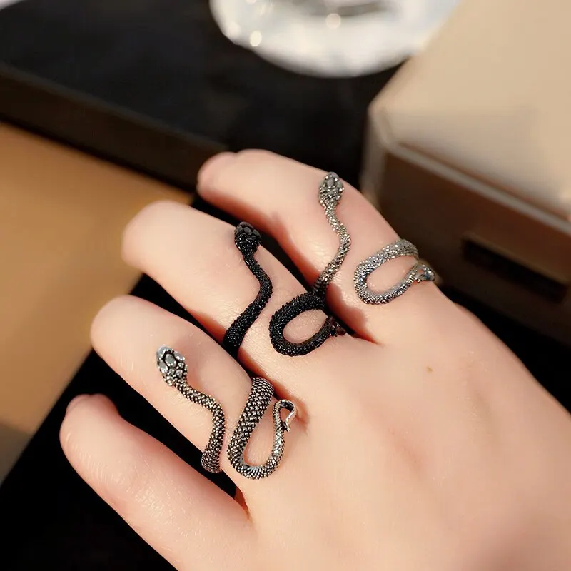 3pcs Ring Set For Both Men And Women Hip Hop Style Personalized Exaggerated Snake Retro Electrophoresis Gun Black Ring image 3