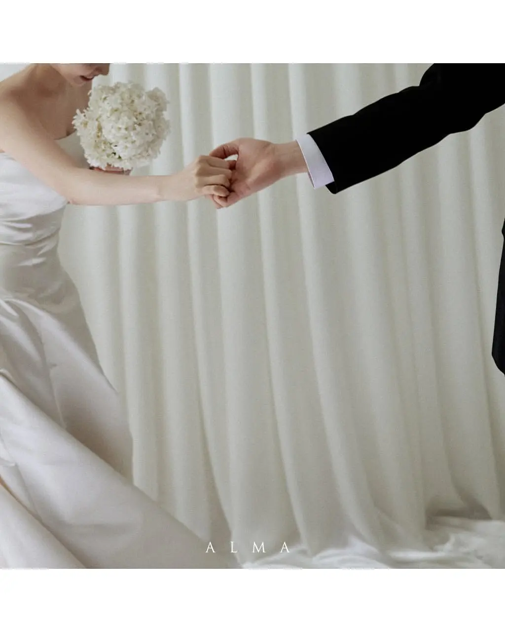 Sondr ใหม่ Elegant ชุดแต่งงานเกาหลี Strapless A Line ชุดเจ้าสาวที่กําหนดเองงานแต่งงาน Snap ชุดงานแต่งงานชุด