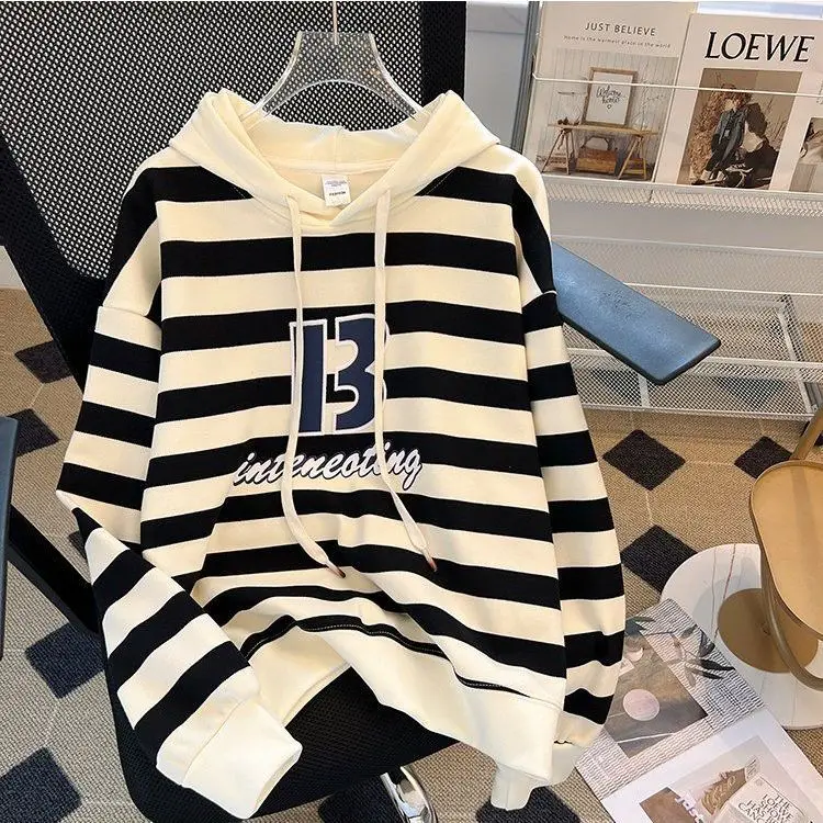 Large Size American Striped Hoodie for Women Thin and Chubby with a Loose Design and a Trendy Hooded Top