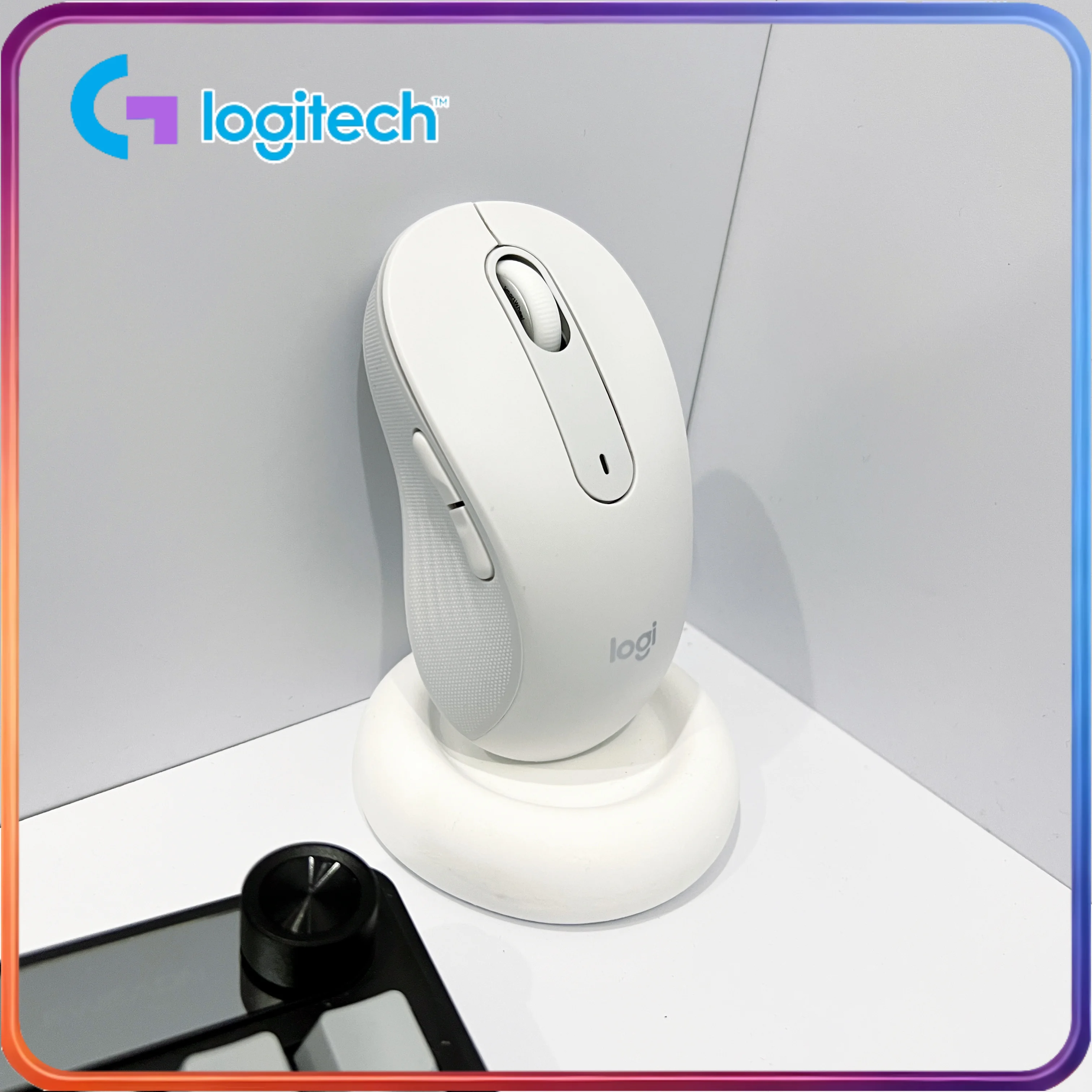 

Logitech M650/M650L Precision Mouse: Features sensitive and detailed optical sensors for more accurate clicking and dragging.