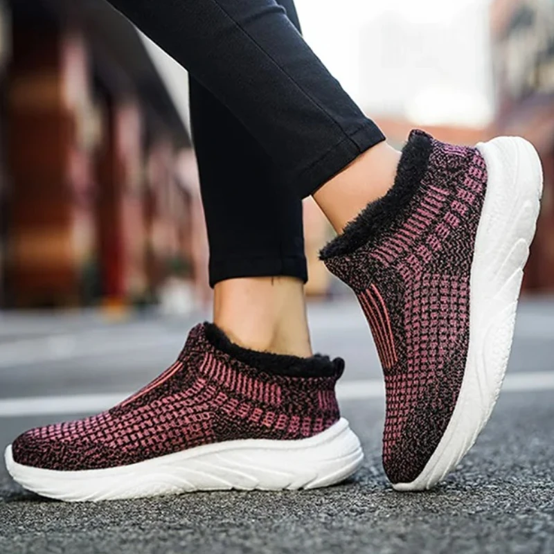 

Casual Sports Shoes Ultra-light Elastic Fabric Mesh Breathable Soft Sole Comfortable and Lightweight Yoga Shoes for Couples
