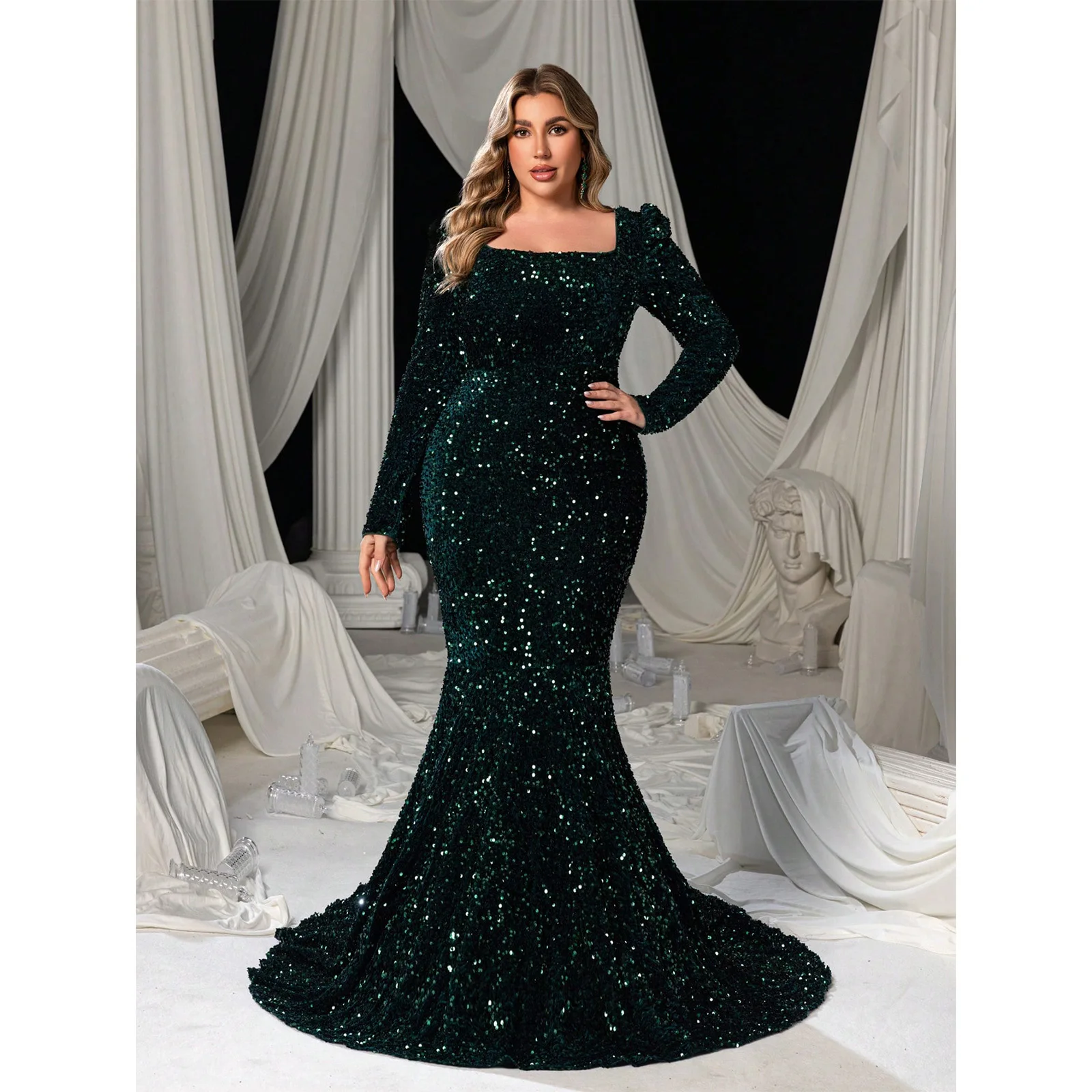

Plus-size square-neck, backless, mermaid-style sequined long formal evening gown, suitable for large parties and banquets.2026