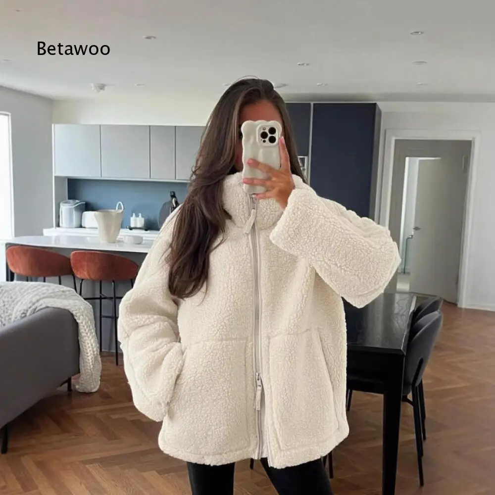 Stehkragen-Reißverschluss-Sherpa-Fleecejacke für Damen, Langarm-Oberbekleidung mit Taschen für die kalte Jahreszeit, passend für alltägliche Anlässe.