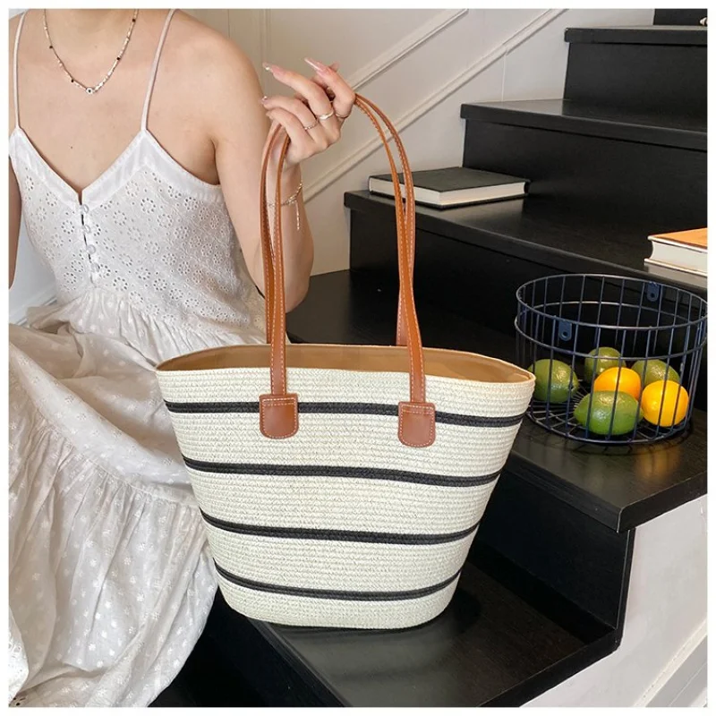 

High-End Ladies Shoulder Bag Made Of Goatskin Leather Featuring Switzerland Trendy Vintage Spacious Soft Daily Style