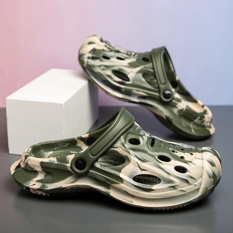 Fashion Camouflage Holes Gardens Shoes New Clogs Slippers For Men Outdoor Non-slip Beach Slides MEN Leisure Sandals view 2