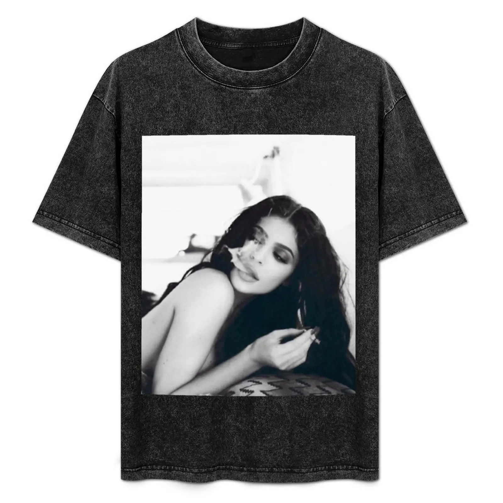 

Kylie Jenner T-Shirt Standard Fit Solid Tee Shirt