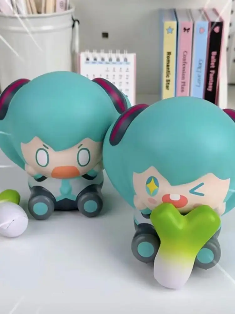 新バージョン将来のボーカロイドストレスリリーフおもちゃ遅いリバウンド絞り可能な人形クリエイティブいたずらギフト置物装飾リリース感情