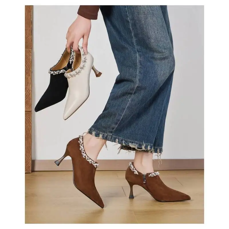 2026 Autumn Retro Ankle Boots Pointed Toe Rhinestone Pearl Side Zipper Stiletto Heel Top Layer Cowhide Suede Sheepskin F248