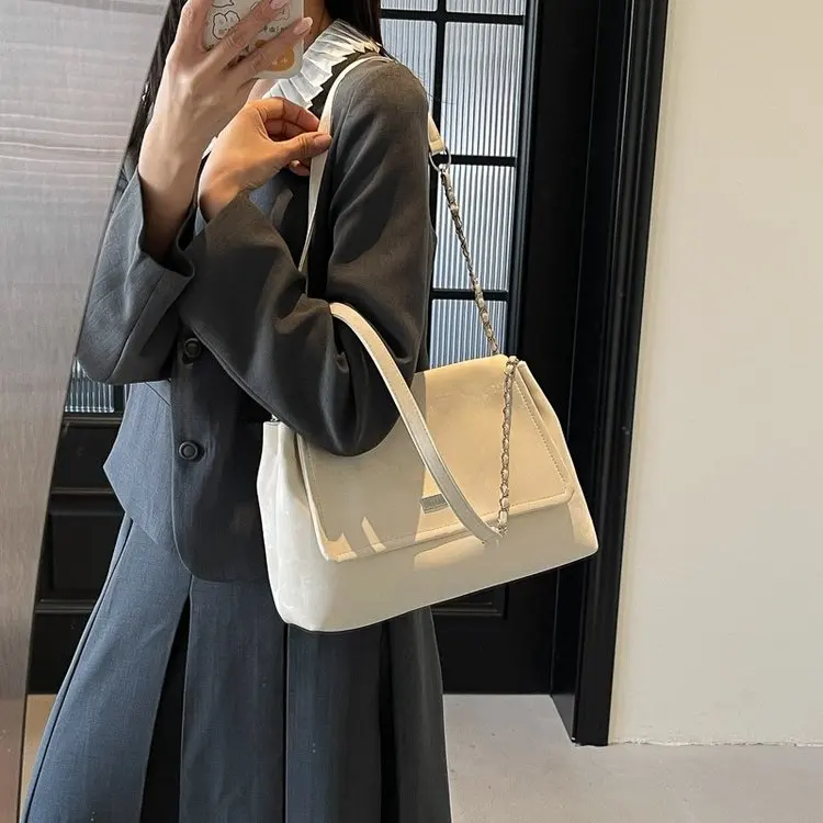 

Новая модная портативная большая сумка-тоут 2026 года для женщин: простая, повседневная, универсальная, однотонная, на плечо