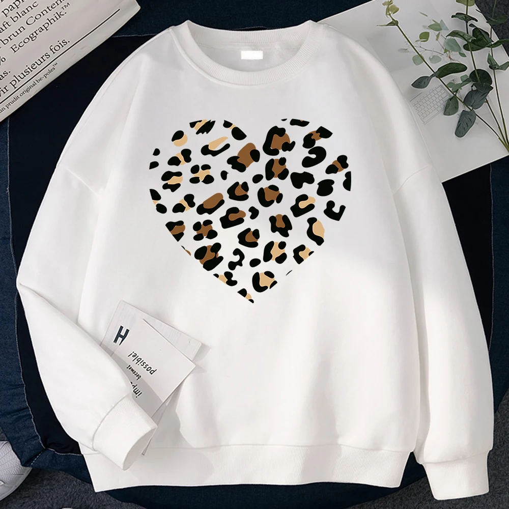 Autumn Funny Women Pullover Simple Broken Leopard Heart Print Hoodie Warm Comfortable Sweatshirt Crewneck Fleece Female Clothes