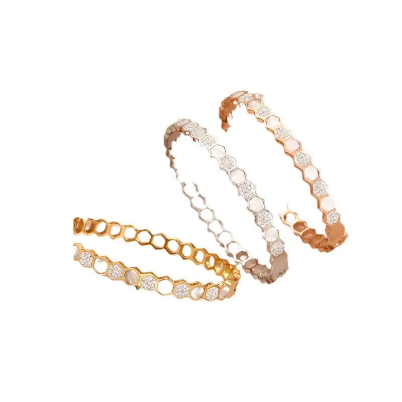 Unique diamond-shaped honeycomb bracelet, new summer collection, fashionable hexagonal titanium steel bracelet