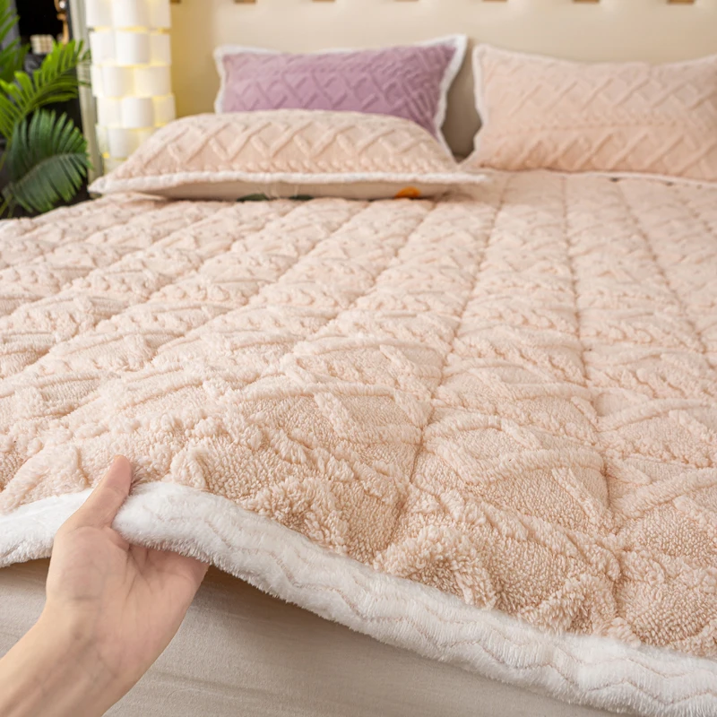 

2024 new flannel mattress thickened milk fleece quilt mattress winter household mattress bed blanket