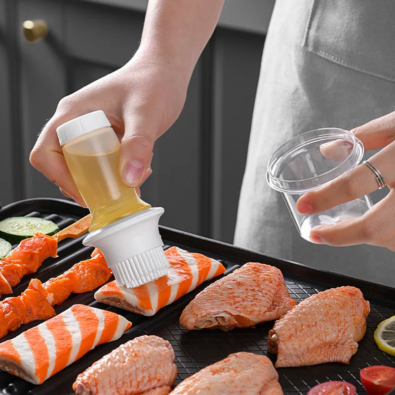 

Portable Silicone Oil Bottle with Brush Grill es Liquid Pastry Kitchen Baking BBQ Tool Temperature Resistant