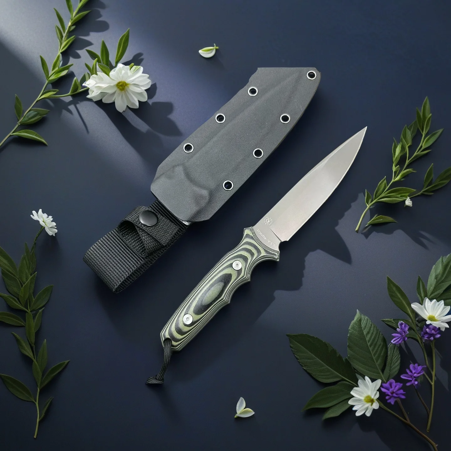 

Secret Blade, a camping emergency outdoor knife, equipped with a protective K-shaped knife sheath, travel knife